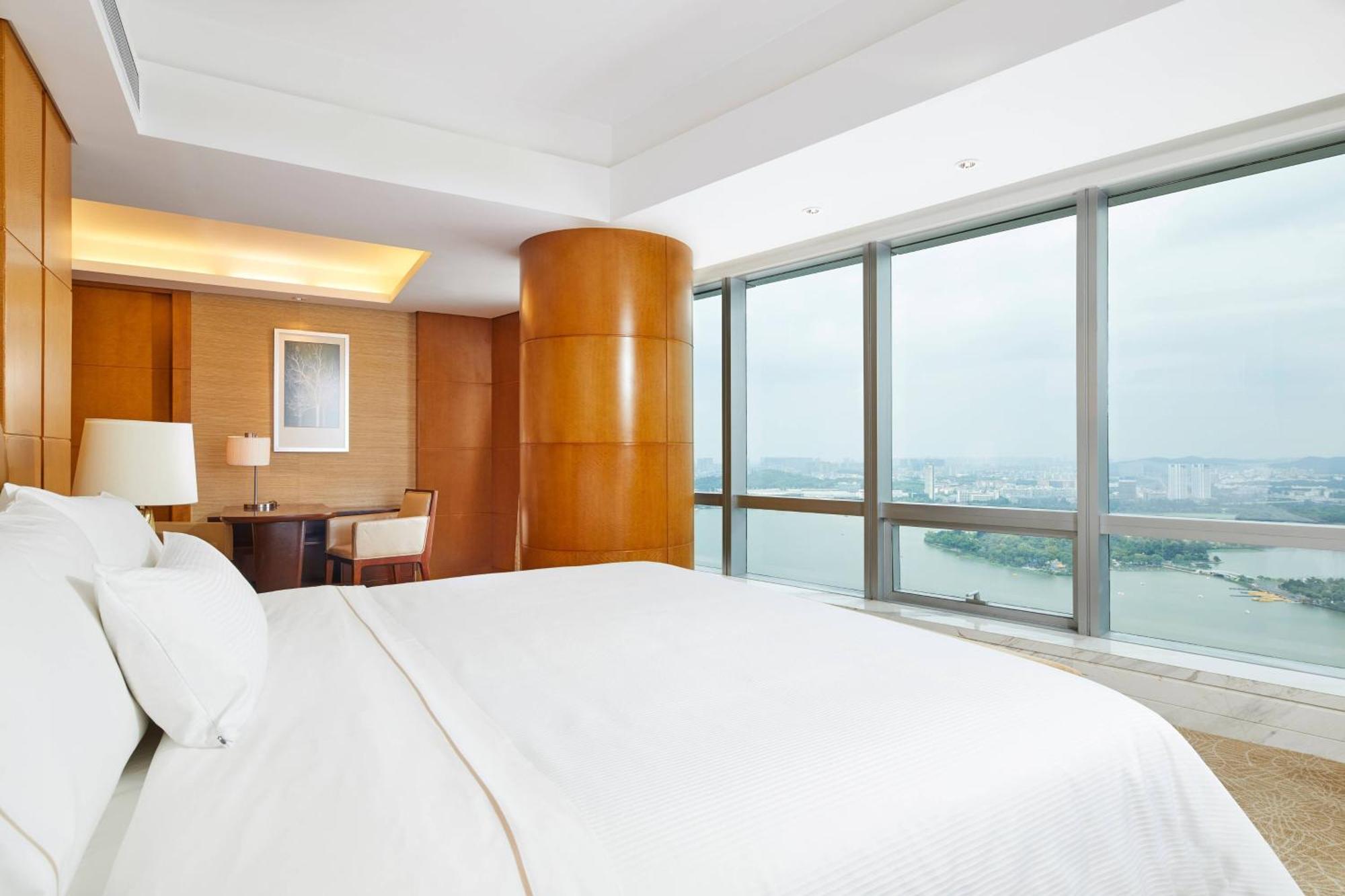 The Westin Nanjing Xuanwu Lake Exteriér fotografie